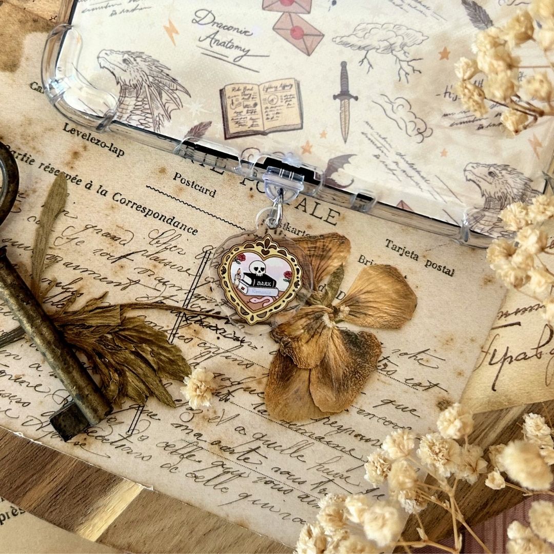 Dust Charm per E-reader/ Smartphone - Darkly Lover