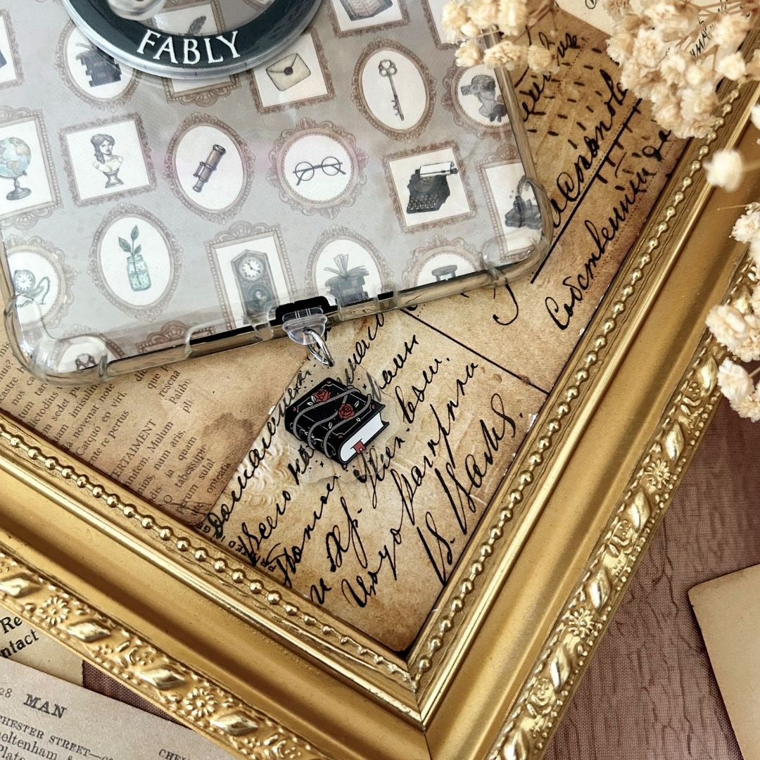 Dust Charm per E-reader/ Smartphone - Sacrifice Book