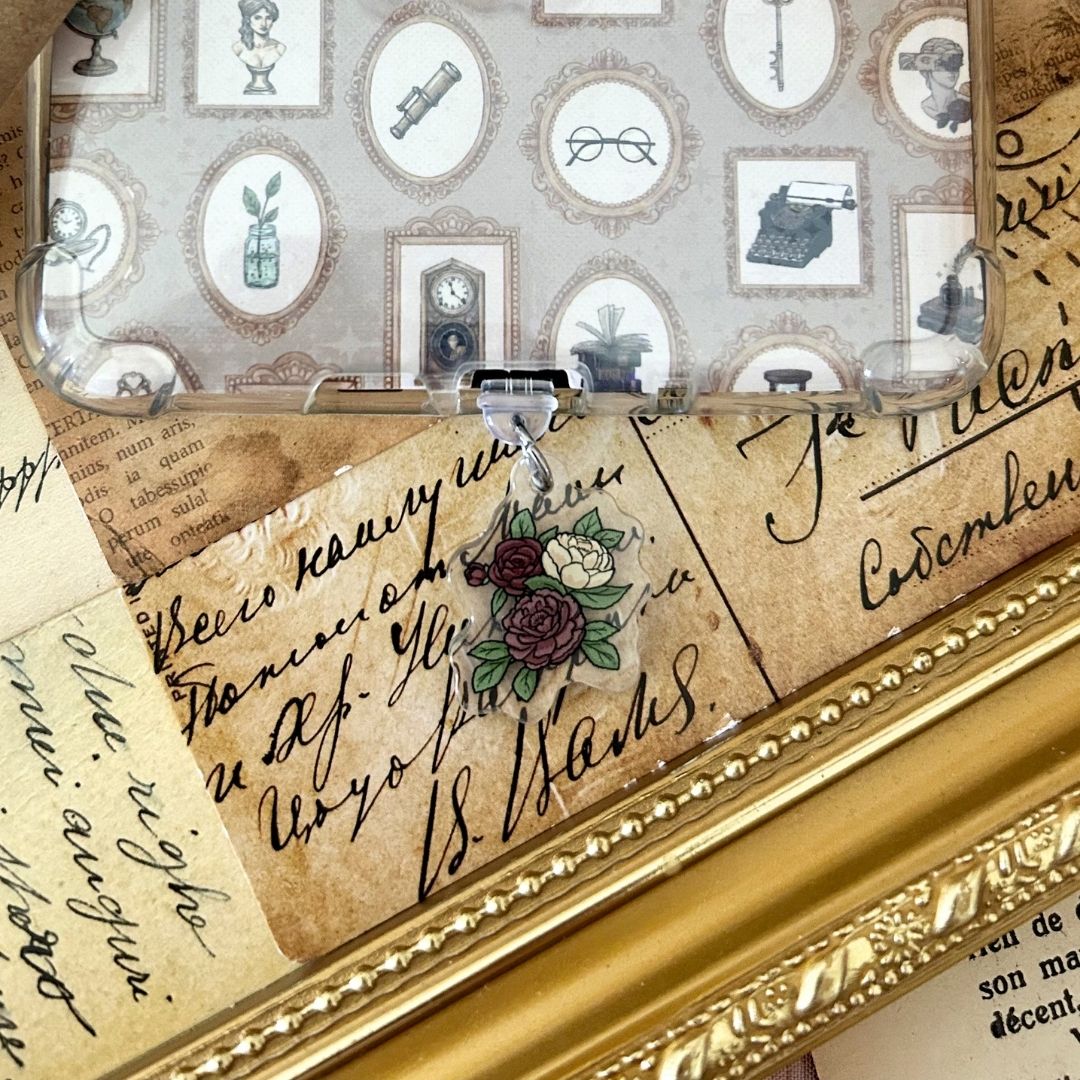 Dust Charm per E-reader/ Smartphone - Roses Dark Academia